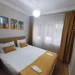 Konut Wooden House Hotell Istanbul