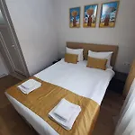 Hotell Konut Wooden House Istanbul