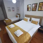 Konut Wooden House Hotel 2*